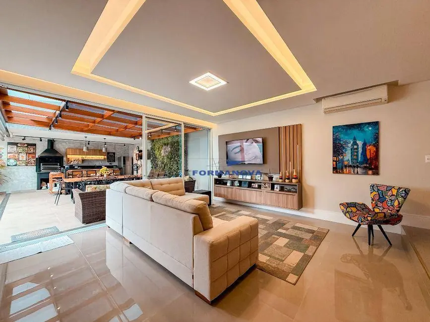 Foto 6 de Casa de Condomínio com 3 quartos à venda, 385m2 em São Paulo II, Cotia - SP