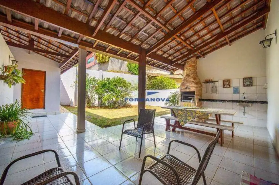 Foto 3 de Casa de Condomínio com 3 quartos à venda e para alugar, 624m2 em Embu Das Artes - SP