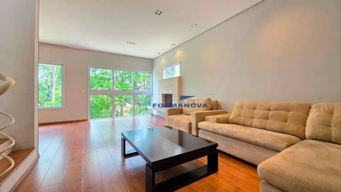 Casa de Condomínio com 3 quartos à venda, 200m2 em Granja Viana II, Cotia - SP - imagem 2 Foto 2 de Casa de Condomínio com 3 quartos à venda, 200m2 em Granja Viana II, Cotia - SP