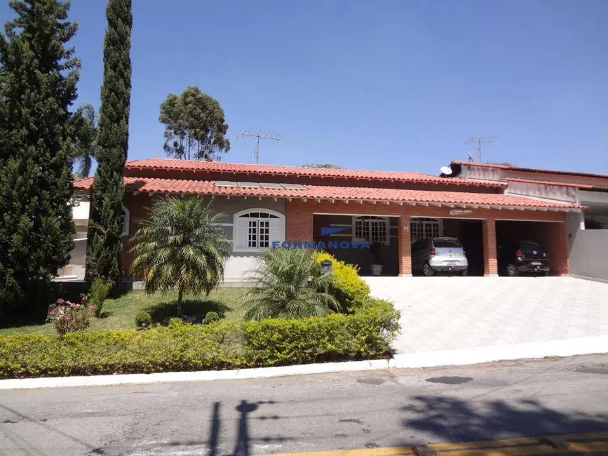 Foto 1 de Casa de Condomínio com 3 quartos à venda e para alugar, 600m2 em Jardim do Golf I, Jandira - SP