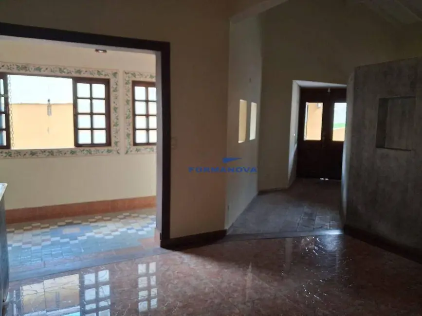 Foto 3 de Casa com 3 quartos para alugar, 400m2 em Jardim do Golf I, Jandira - SP