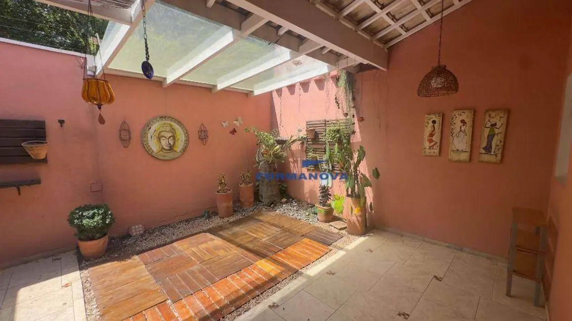 Casa de Condomínio com 3 quartos à venda, 201m2 em Granja Viana II, Cotia - SP - imagem 5 Foto 5 de Casa de Condomínio com 3 quartos à venda, 201m2 em Granja Viana II, Cotia - SP