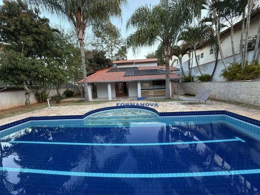 Foto 2 de Casa de Condomínio com 3 quartos à venda e para alugar, 750m2 em Jardim do Golf I, Jandira - SP