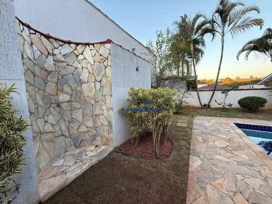 Foto 3 de Casa de Condomínio com 3 quartos à venda e para alugar, 750m2 em Jardim do Golf I, Jandira - SP
