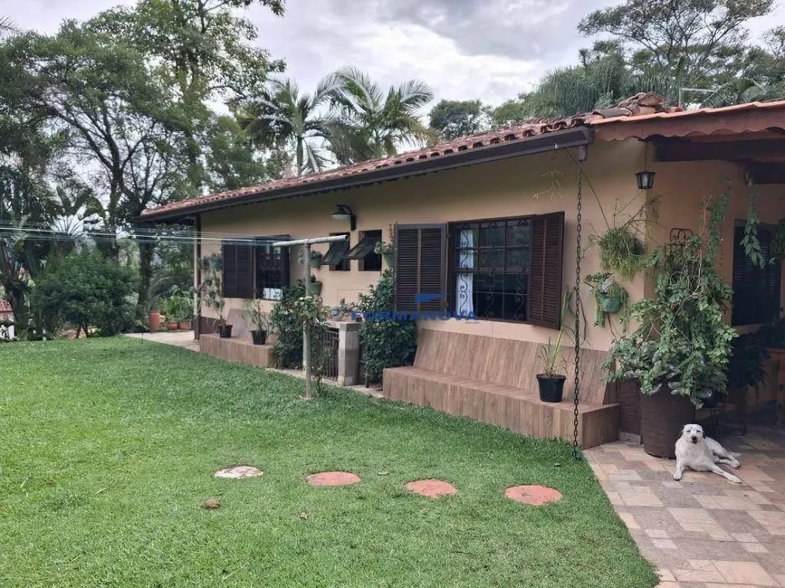 Foto 2 de Casa com 4 quartos para alugar, 2000m2 em Jardim Caiapiá, Cotia - SP