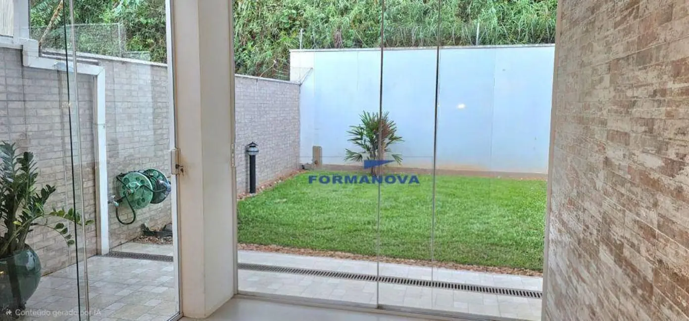 Casa de Condomínio com 3 quartos para alugar, 156m2 em Parque Rincão, Cotia - SP - imagem 3 Foto 3 de Casa de Condomínio com 3 quartos para alugar, 156m2 em Parque Rincão, Cotia - SP