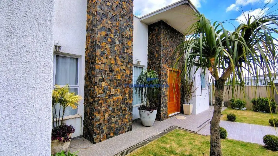 Foto 2 de Casa de Condomínio com 3 quartos à venda, 530m2 em Jardim Caiapiá, Cotia - SP