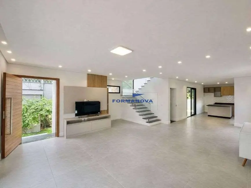 Foto 4 de Casa de Condomínio com 3 quartos à venda, 1645m2 em Chácara do Refúgio, Carapicuiba - SP
