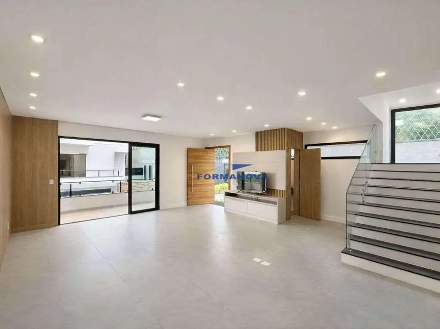 Foto 5 de Casa de Condomínio com 3 quartos à venda, 1645m2 em Chácara do Refúgio, Carapicuiba - SP