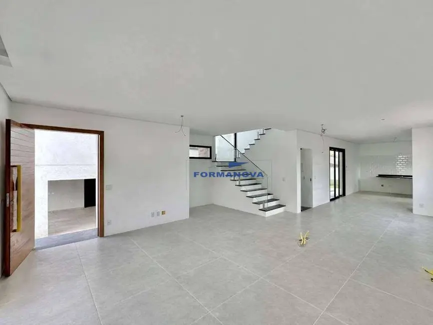 Foto 4 de Casa de Condomínio com 3 quartos à venda, 1465m2 em Chácara do Refúgio, Carapicuiba - SP
