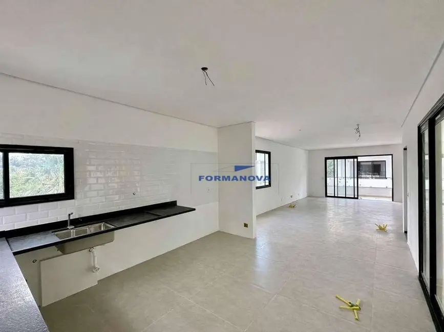 Foto 9 de Casa de Condomínio com 3 quartos à venda, 1465m2 em Chácara do Refúgio, Carapicuiba - SP