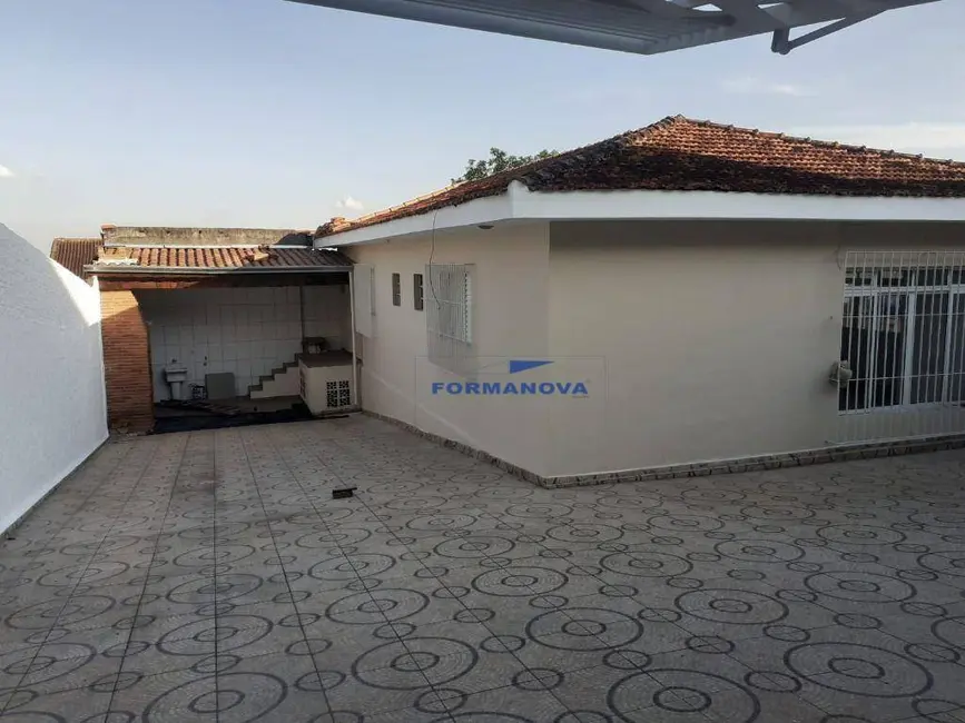 Casa com 3 quartos para alugar, 300m2 em Parque Santa Rita de Cássia, Cotia - SP - imagem 1 Foto 1 de Casa com 3 quartos para alugar, 300m2 em Parque Santa Rita de Cássia, Cotia - SP