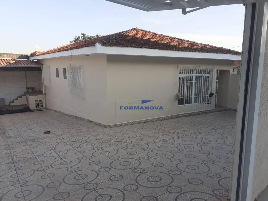 Casa com 3 quartos para alugar, 300m2 em Parque Santa Rita de Cássia, Cotia - SP - imagem 3 Foto 3 de Casa com 3 quartos para alugar, 300m2 em Parque Santa Rita de Cássia, Cotia - SP