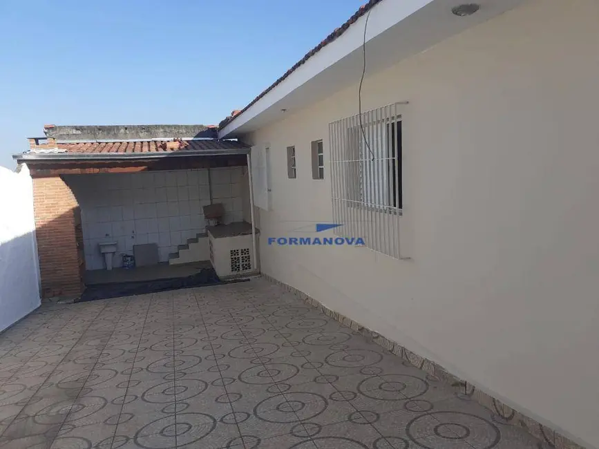Casa com 3 quartos para alugar, 300m2 em Parque Santa Rita de Cássia, Cotia - SP - imagem 8 Foto 8 de Casa com 3 quartos para alugar, 300m2 em Parque Santa Rita de Cássia, Cotia - SP