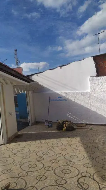 Casa com 3 quartos para alugar, 300m2 em Parque Santa Rita de Cássia, Cotia - SP - imagem 4 Foto 4 de Casa com 3 quartos para alugar, 300m2 em Parque Santa Rita de Cássia, Cotia - SP