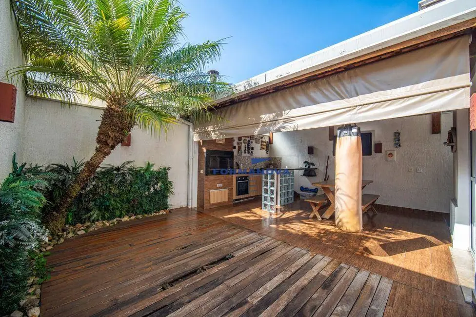 Foto 3 de Casa de Condomínio com 3 quartos à venda, 126m2 em Chácara Quiriri, Carapicuiba - SP