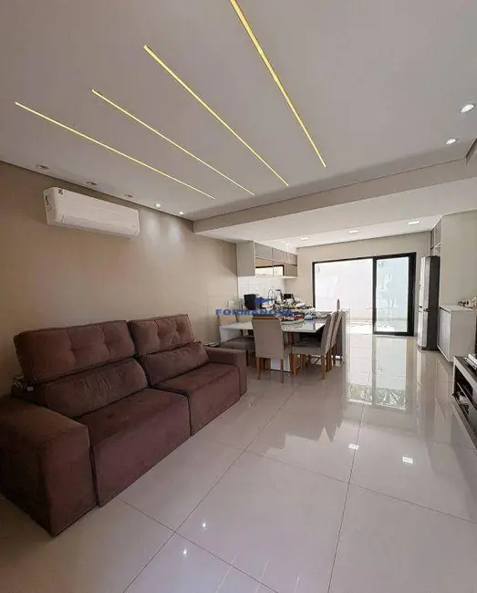Foto 2 de Casa de Condomínio com 3 quartos à venda e para alugar, 168m2 em Parque Rincão, Cotia - SP