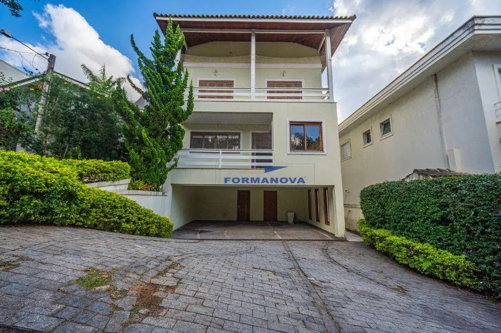 Casa de Condomínio com 5 quartos à venda, 518m2 em São Paulo II, Cotia - SP - imagem 4 Foto 4 de Casa de Condomínio com 5 quartos à venda, 518m2 em São Paulo II, Cotia - SP