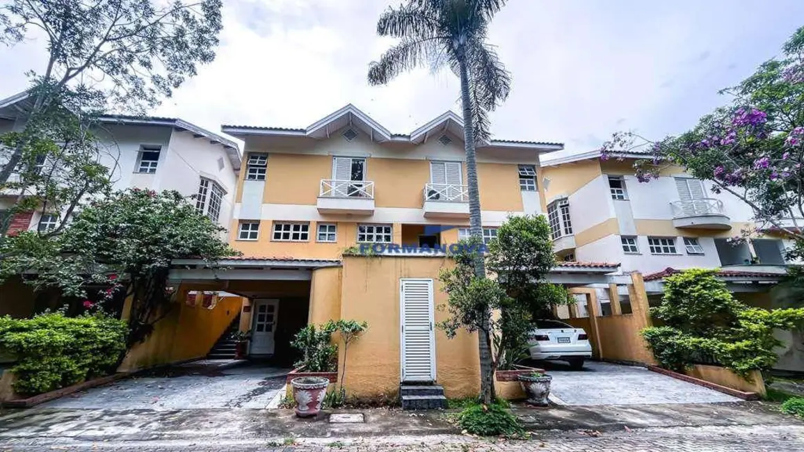 Foto 1 de Casa de Condomínio com 4 quartos à venda, 225m2 em Jardim Barbacena, Cotia - SP