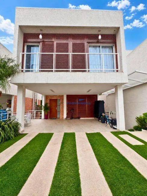 Casa de Condomínio com 3 quartos à venda, 353m2 em Granja Viana II, Cotia - SP - imagem 1 Foto 1 de Casa de Condomínio com 3 quartos à venda, 353m2 em Granja Viana II, Cotia - SP