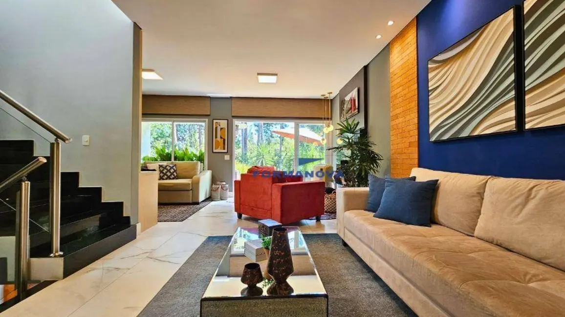 Casa de Condomínio com 3 quartos à venda, 353m2 em Granja Viana II, Cotia - SP - imagem 4 Foto 4 de Casa de Condomínio com 3 quartos à venda, 353m2 em Granja Viana II, Cotia - SP