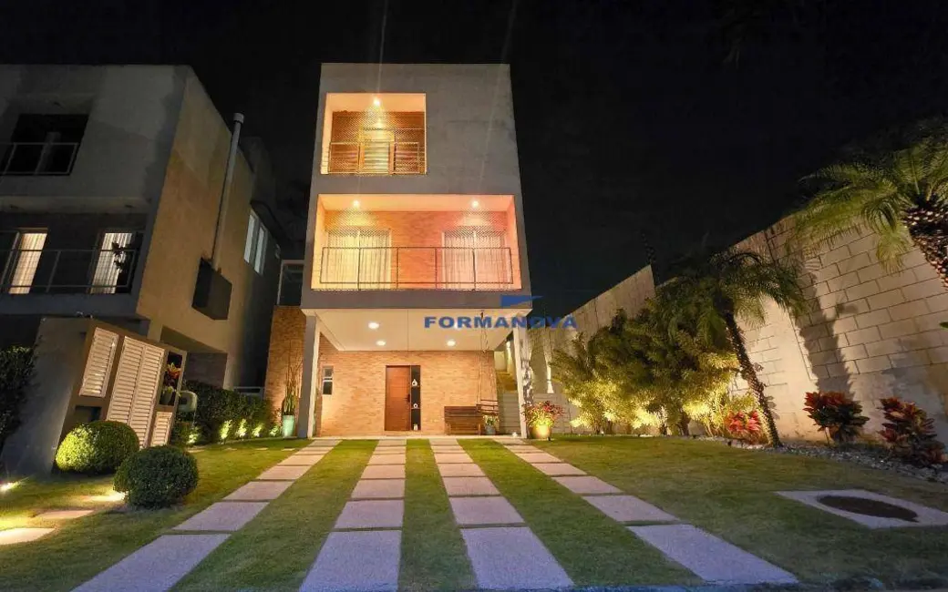 Foto 1 de Casa de Condomínio com 3 quartos à venda, 350m2 em Granja Viana II, Cotia - SP