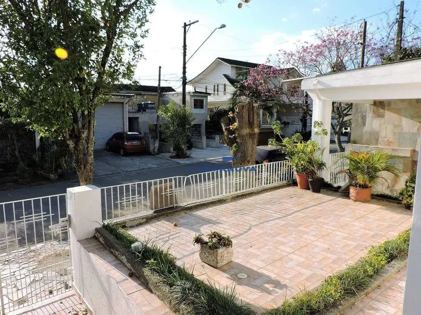 Casa com 3 quartos para alugar, 267m2 em Jardim da Glória, Cotia - SP - imagem 3 Foto 3 de Casa com 3 quartos para alugar, 267m2 em Jardim da Glória, Cotia - SP