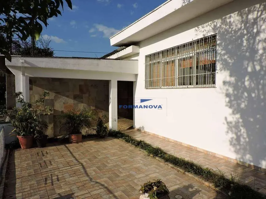 Casa com 3 quartos para alugar, 267m2 em Jardim da Glória, Cotia - SP - imagem 4 Foto 4 de Casa com 3 quartos para alugar, 267m2 em Jardim da Glória, Cotia - SP