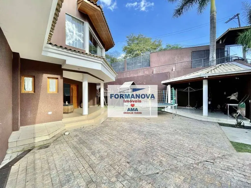 Casa com 5 quartos à venda e para alugar, 1470m2 em Chácara Santa Lúcia, Carapicuiba - SP - imagem 8 Foto 8 de Casa com 5 quartos à venda e para alugar, 1470m2 em Chácara Santa Lúcia, Carapicuiba - SP