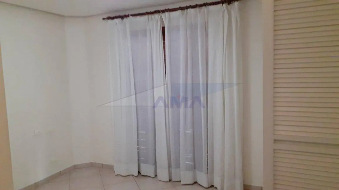 Foto 29 de Casa de Condomínio com 4 quartos à venda, 1000m2 em Chácara Moinho Velho, Carapicuiba - SP