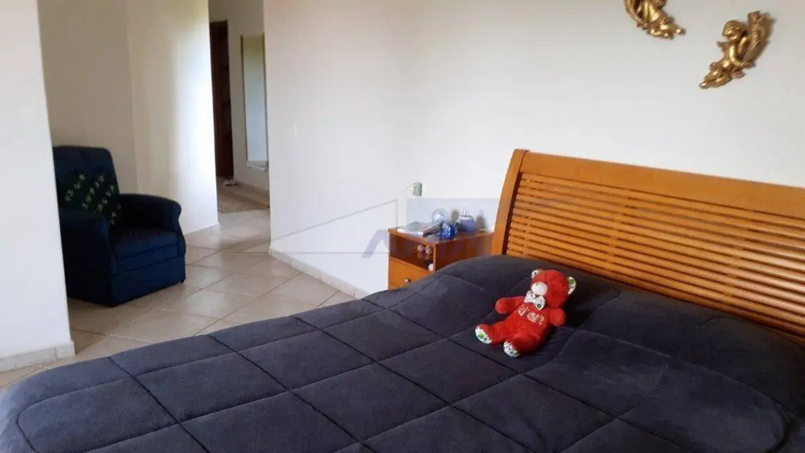 Foto 28 de Casa de Condomínio com 4 quartos à venda, 1000m2 em Chácara Moinho Velho, Carapicuiba - SP