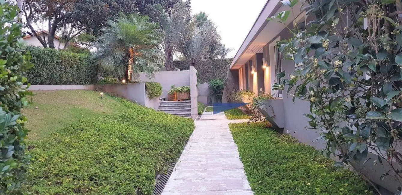 Foto 2 de Casa de Condomínio com 7 quartos à venda, 1100m2 em Vila de São Fernando, Cotia - SP