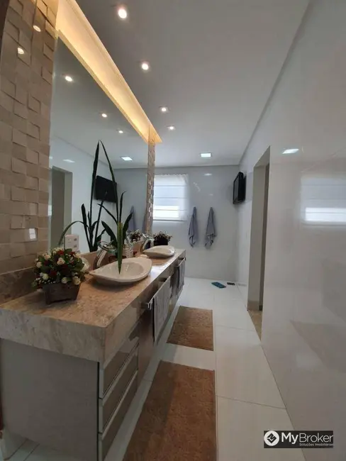 Foto 3 de Sobrado com 4 quartos à venda, 680m2 em Jardins Milão, Goiania - GO