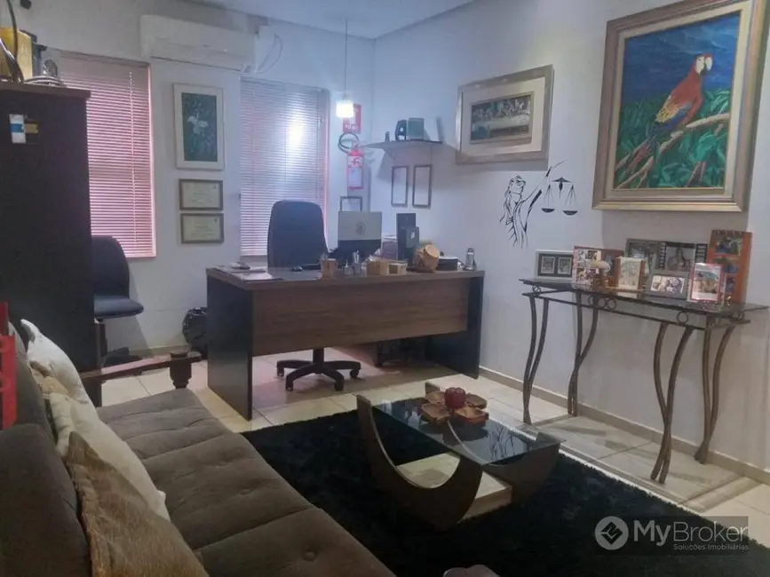 Foto 6 de Casa com 3 quartos à venda, 760m2 em Vila Osvaldo Rosa, Goiania - GO