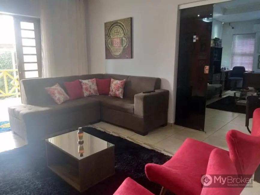 Foto 4 de Casa com 3 quartos à venda, 760m2 em Vila Osvaldo Rosa, Goiania - GO