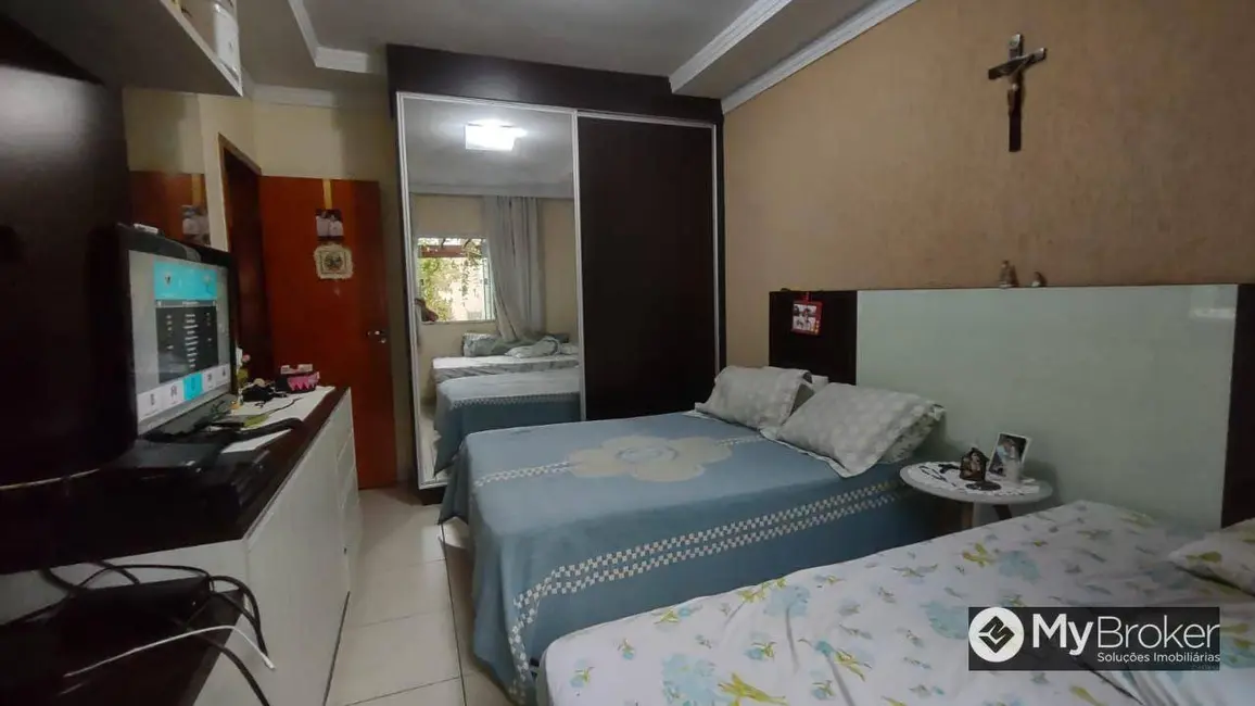 Foto 8 de Casa com 3 quartos à venda, 300m2 em Residencial Canadá, Goiania - GO