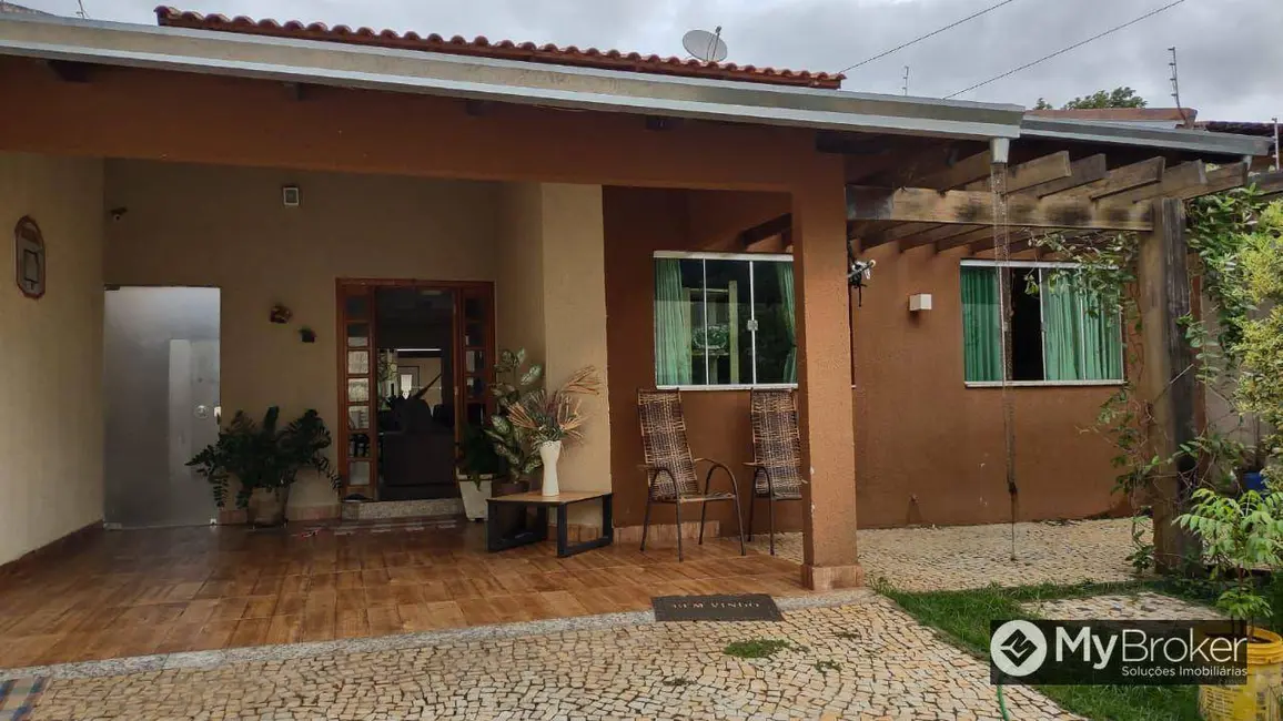Foto 3 de Casa com 3 quartos à venda, 300m2 em Residencial Canadá, Goiania - GO