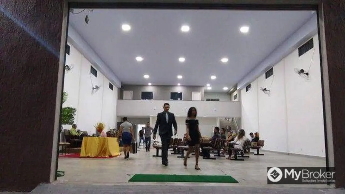 Foto 2 de Armazém / Galpão à venda, 300m2 em Senador Canedo - GO