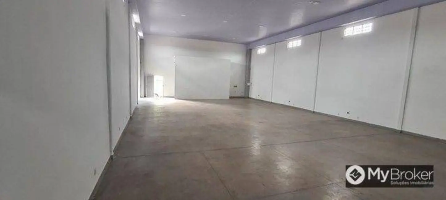 Armazém / Galpão à venda, 300m2 em Senador Canedo - GO - imagem 6 Foto 6 de Armazém / Galpão à venda, 300m2 em Senador Canedo - GO