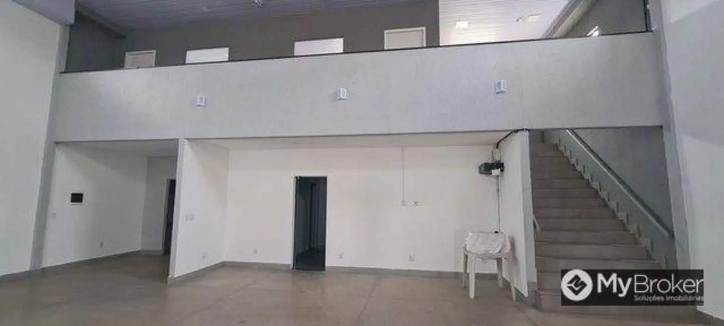 Armazém / Galpão à venda, 300m2 em Senador Canedo - GO - imagem 4 Foto 4 de Armazém / Galpão à venda, 300m2 em Senador Canedo - GO