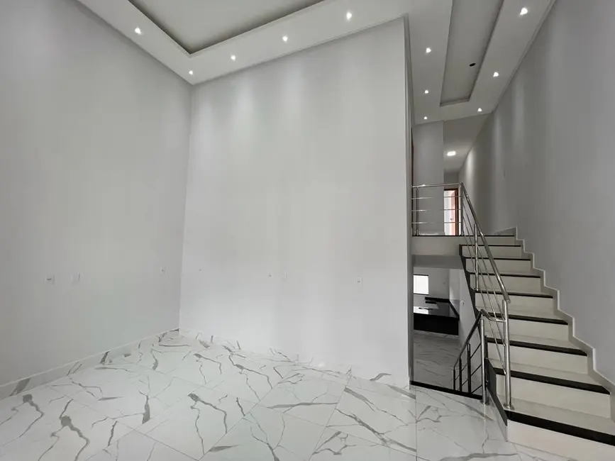 Foto 2 de Sobrado com 3 quartos à venda, 130m2 em Residencial Vale do Araguaia, Goiania - GO