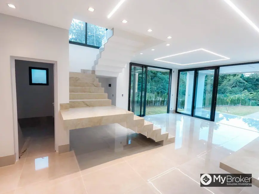 Foto 4 de Sobrado com 4 quartos à venda, 560m2 em Condomínio do Lago, Goiania - GO