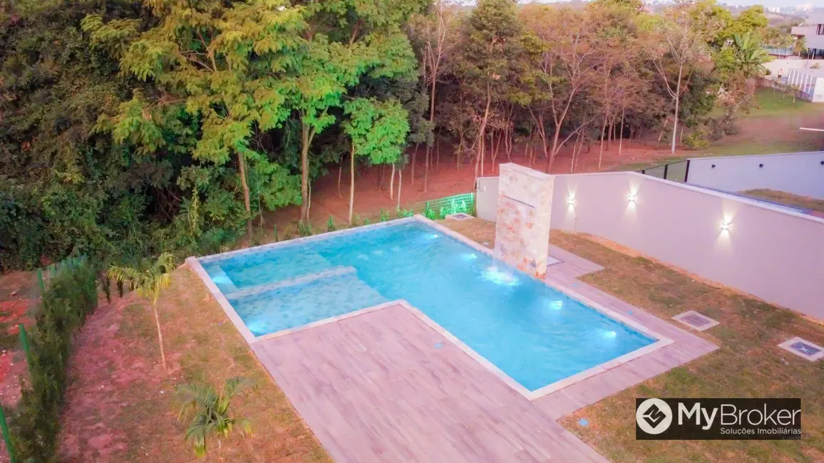 Sobrado com 4 quartos à venda, 560m2 em Condomínio do Lago, Goiania - GO - imagem 6 Foto 6 de Sobrado com 4 quartos à venda, 560m2 em Condomínio do Lago, Goiania - GO