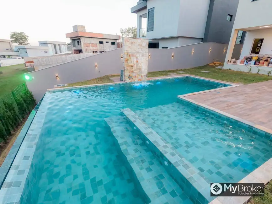 Sobrado com 4 quartos à venda, 560m2 em Condomínio do Lago, Goiania - GO - imagem 8 Foto 8 de Sobrado com 4 quartos à venda, 560m2 em Condomínio do Lago, Goiania - GO