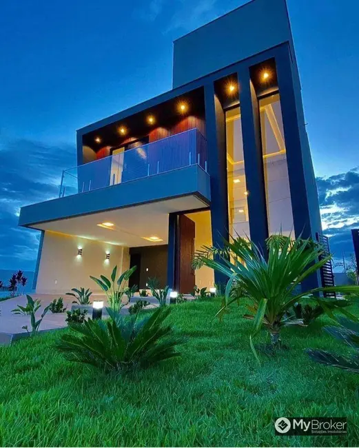 Foto 1 de Sobrado com 3 quartos à venda, 302m2 em Senador Canedo - GO