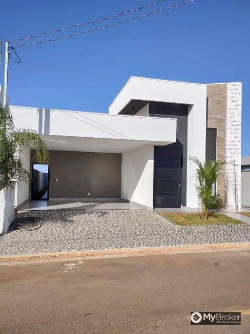 Casa com 3 quartos à venda, 360m2 em Setor Central, Anapolis - GO - imagem 4 Foto 4 de Casa com 3 quartos à venda, 360m2 em Setor Central, Anapolis - GO