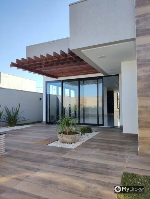 Casa com 3 quartos à venda, 360m2 em Setor Central, Anapolis - GO - imagem 5 Foto 5 de Casa com 3 quartos à venda, 360m2 em Setor Central, Anapolis - GO