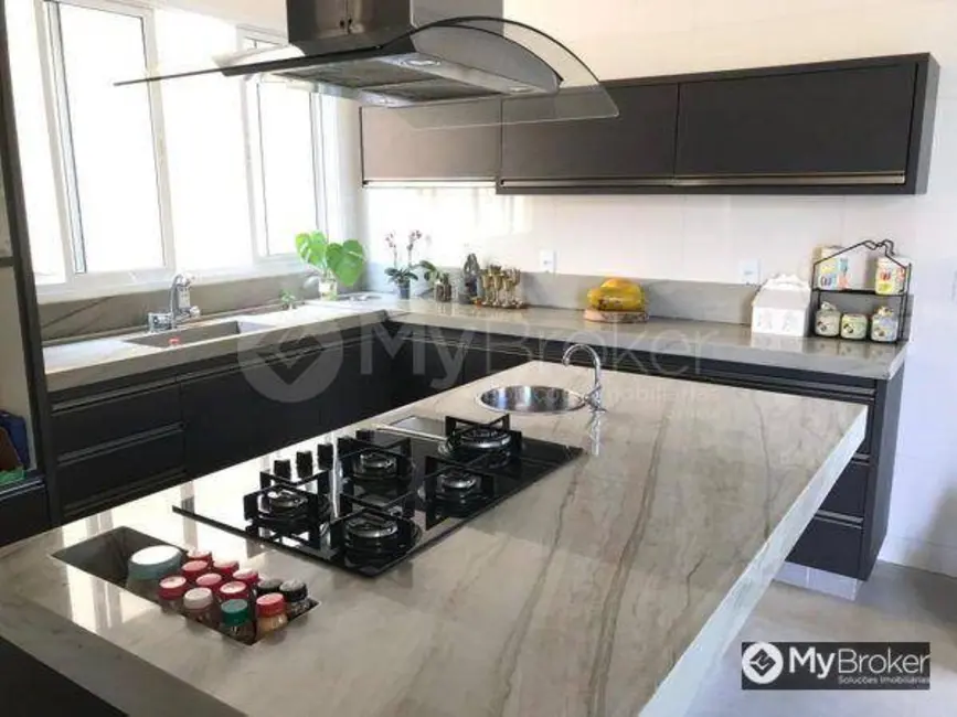 Foto 2 de Sobrado com 4 quartos à venda, 442m2 em Jardins Verona, Goiania - GO