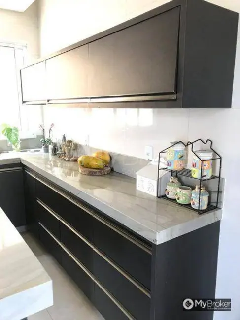 Foto 3 de Sobrado com 4 quartos à venda, 442m2 em Jardins Verona, Goiania - GO