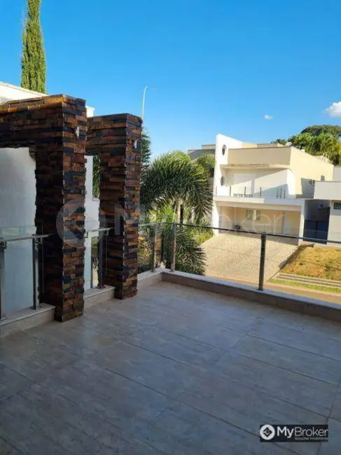 Sobrado com 5 quartos à venda, 380m2 em Jardins Verona, Goiania - GO - imagem 6 Foto 6 de Sobrado com 5 quartos à venda, 380m2 em Jardins Verona, Goiania - GO